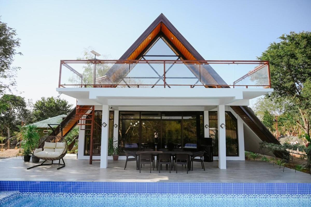 Redwood Cabin Bolinao Buitenkant foto