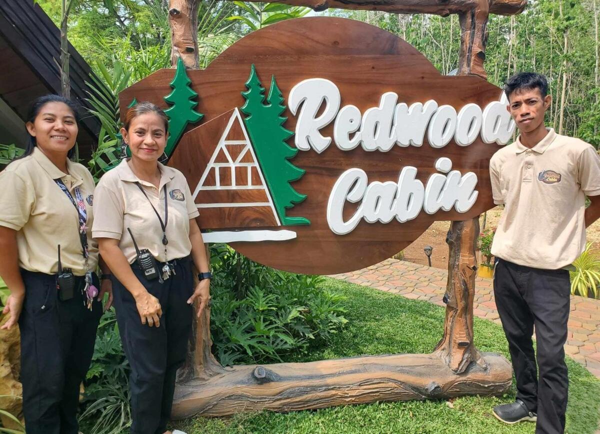 Redwood Cabin Bolinao Buitenkant foto